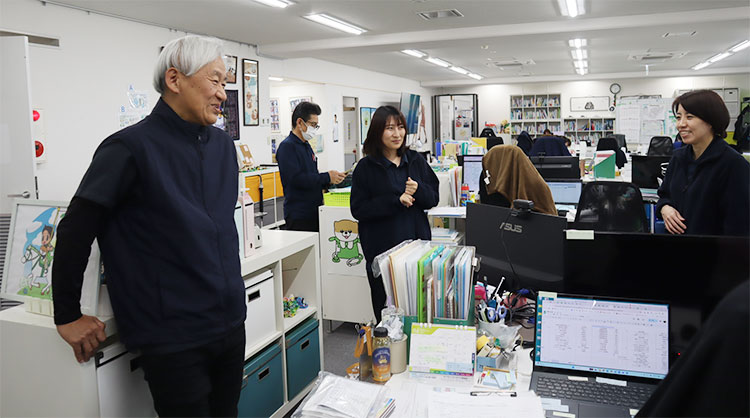 姜先生と事務スタッフさん